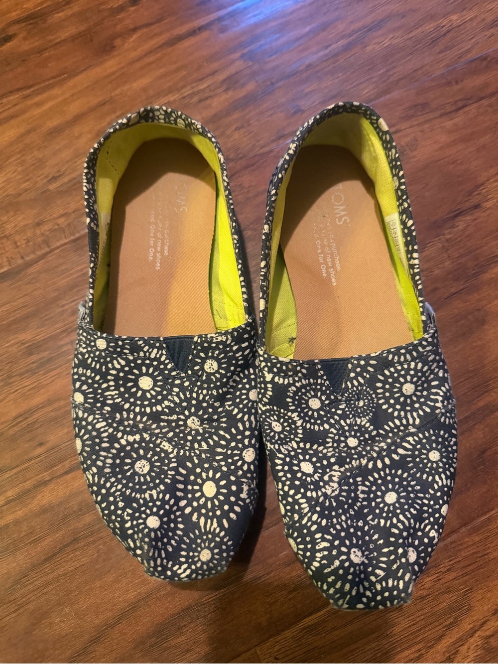 TOMS Classic Alpargata Black Cream Floral Sunburst Slip On Shoes Size 7